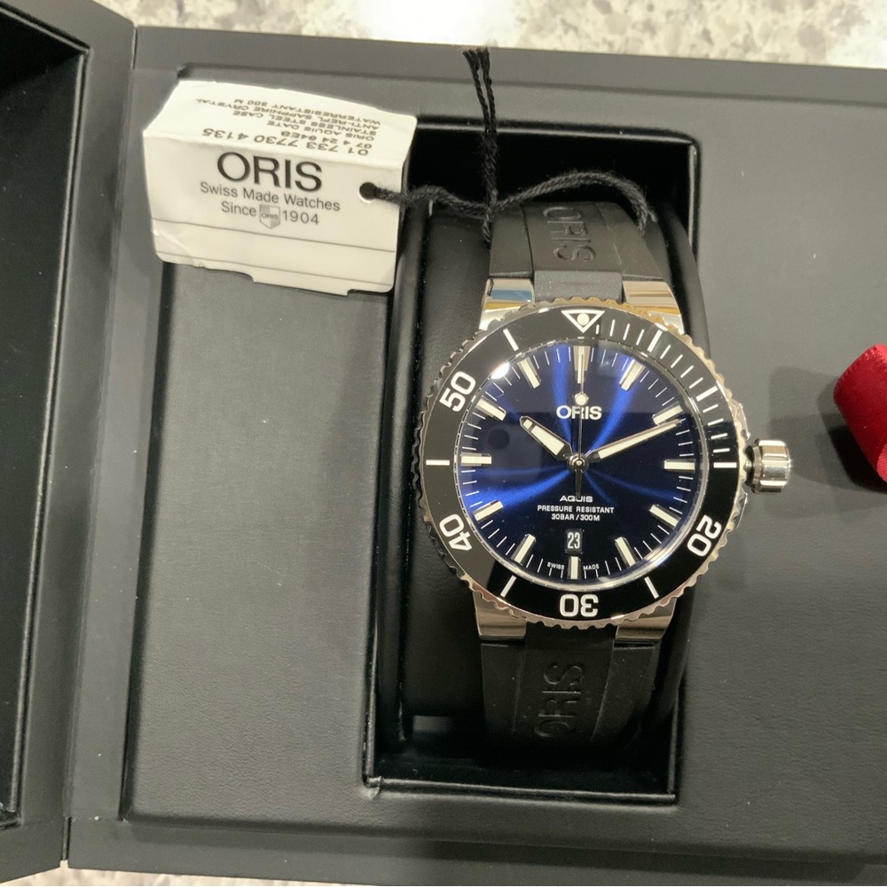 Oris Aquis Date 43mm Diver's Watch